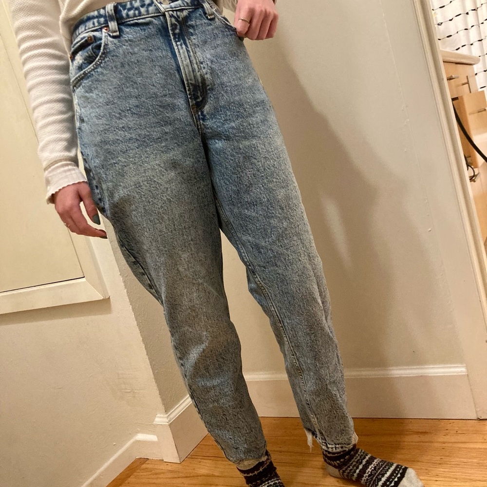 Abercrombie Curve Love High Rise Mom Jeans